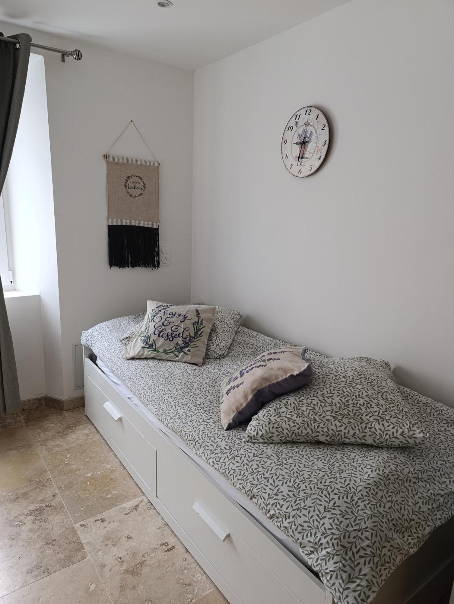 Logement Le Gabian Ampus ภายนอก รูปภาพ