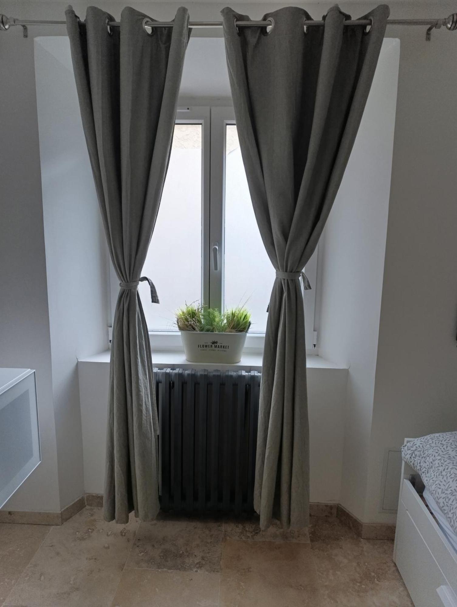 Logement Le Gabian Ampus ภายนอก รูปภาพ